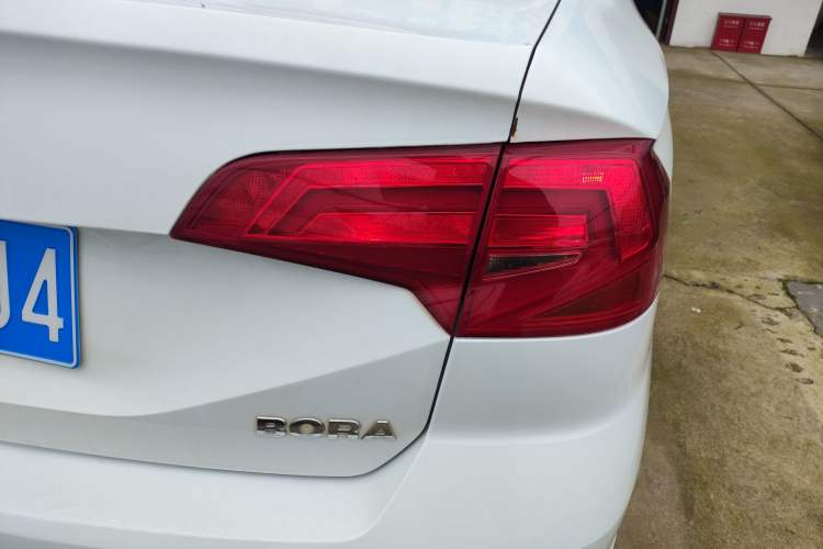 Used Volkswagen Bora 2018 1.5L Automatic Fashion Model Exterior 3