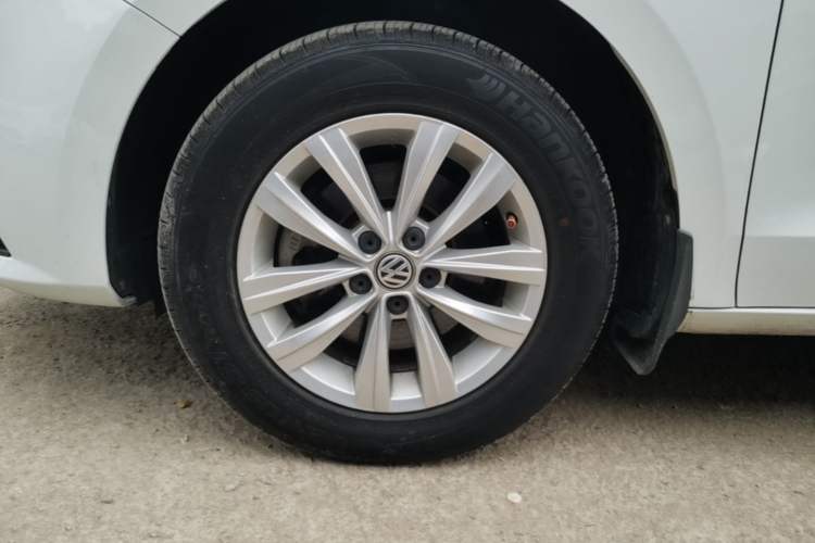 Used Volkswagen Bora 2018 1.5L Automatic Fashion Model Exterior 4