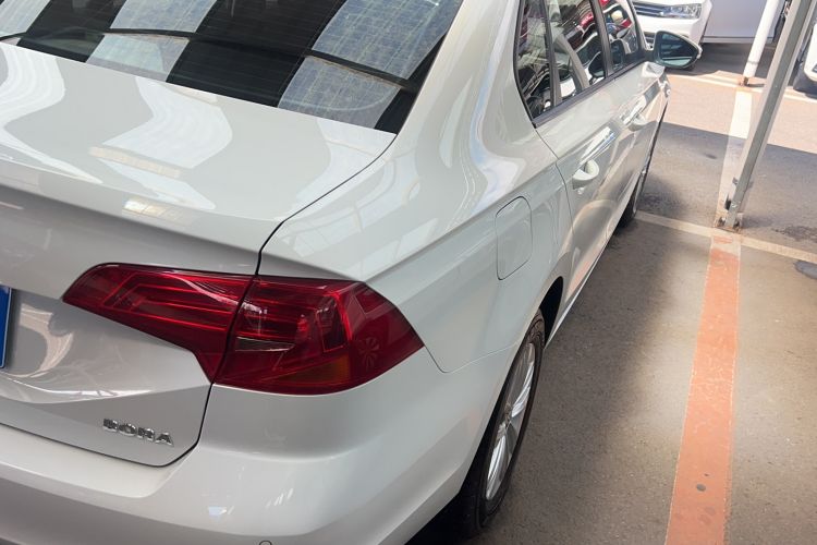 Used Volkswagen Bora 2018 1.5L Manual Fashion Model Exterior 4