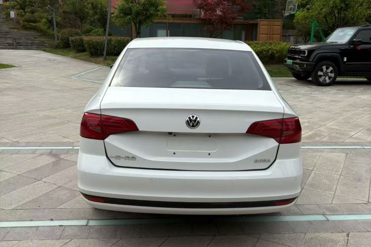 Used Volkswagen Bora 2018 1.5L Automatic Fashion Model Exterior 4