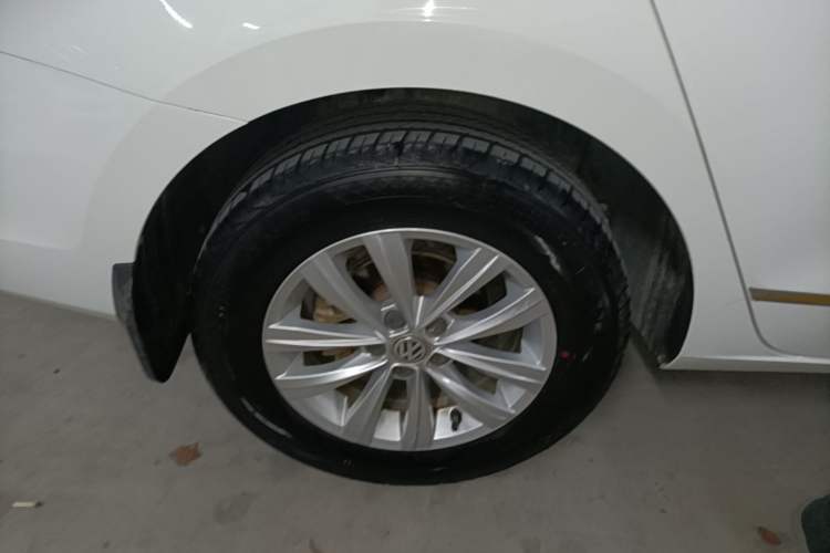 Used Volkswagen Bora 2018 1.5L Automatic Fashion Model Exterior 5