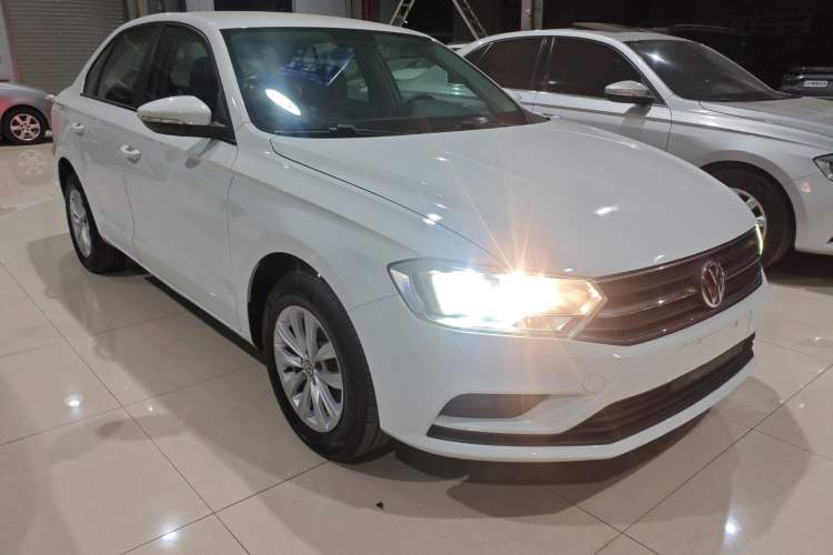 Used Volkswagen Bora 2018 1.5L Manual Fashion Model Front Right 45 Deg