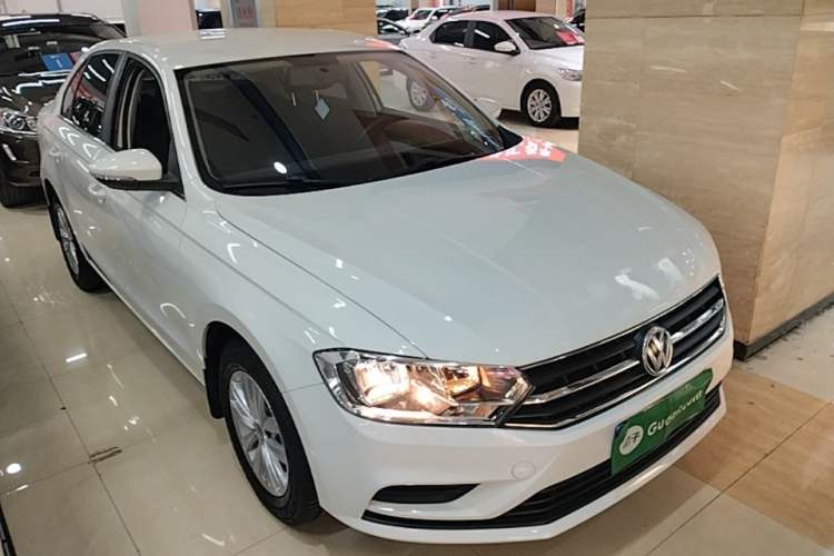Used Volkswagen Bora 2018 1.5L Manual Fashion Model Front Right 45 Deg