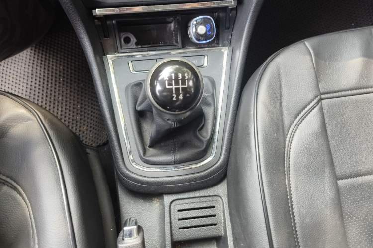 Used Volkswagen Bora 2018 1.5L Manual Fashion Model Gear Lever