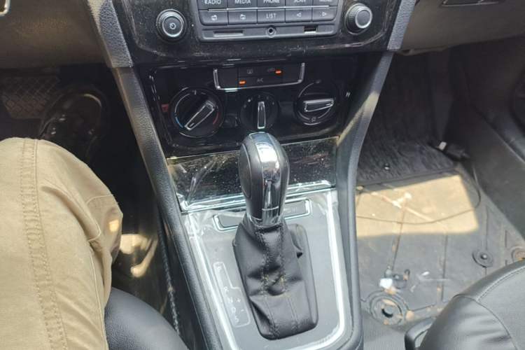 Used Volkswagen Bora 2018 1.5L Automatic Comfort Model Gear Lever