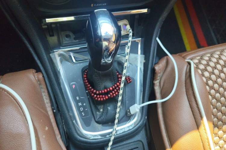 Used Volkswagen Bora 2018 1.5L Automatic Fashion Model Gear Lever