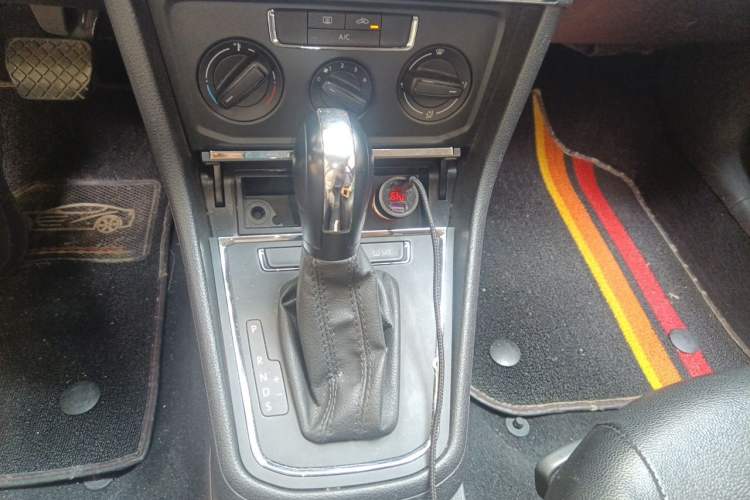 Used Volkswagen Bora 2018 1.5L Automatic Fashion Model Gear Lever