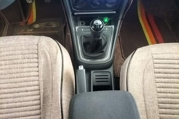 Used Volkswagen Bora 2018 1.5L Manual Fashion Model Gear Lever