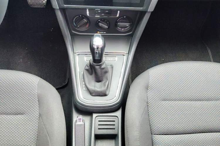 Used Volkswagen Bora 2018 1.5L Automatic Fashion Model Gear Lever
