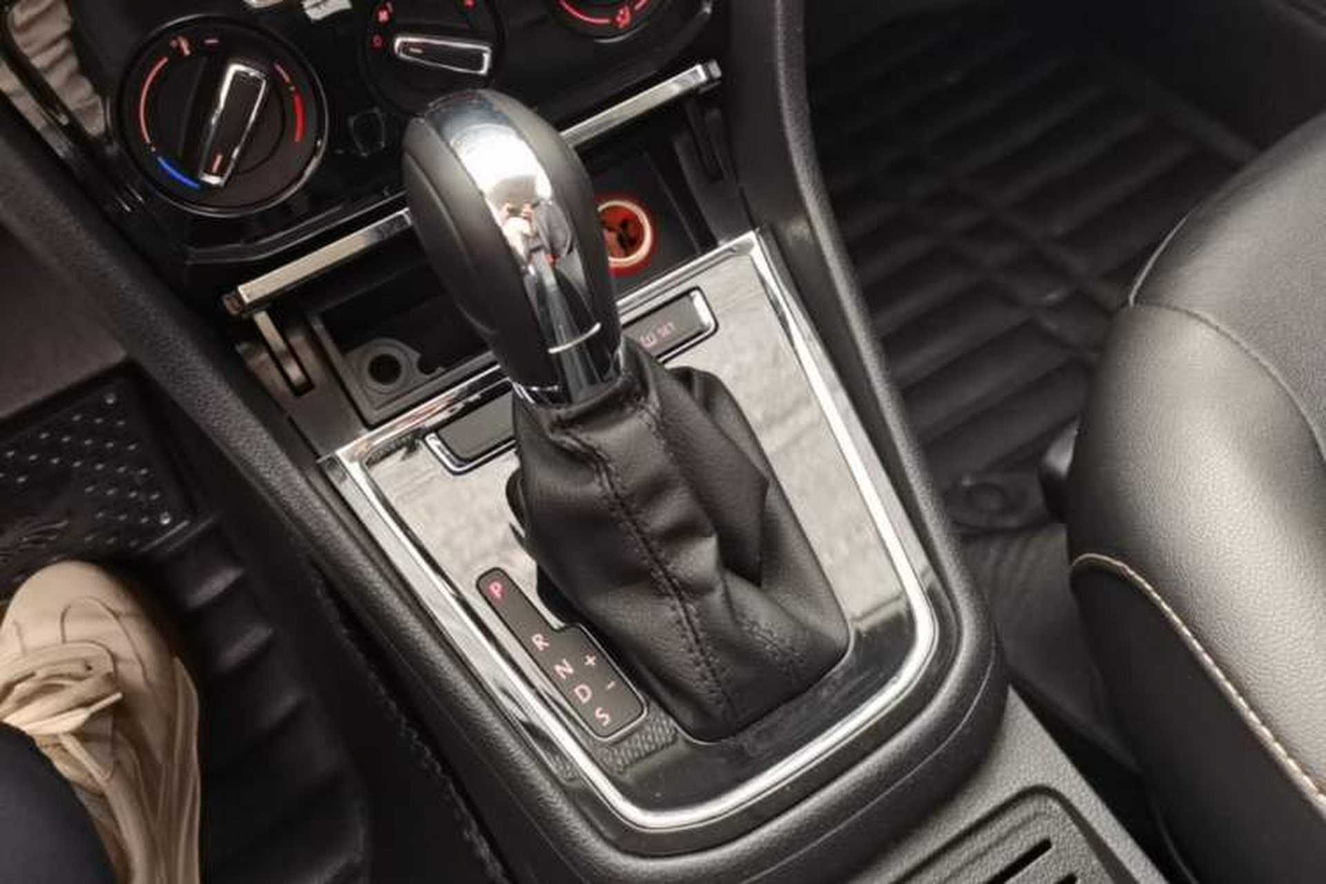 Used Volkswagen Bora 2018 1.5L Automatic Comfort Model Gear Lever