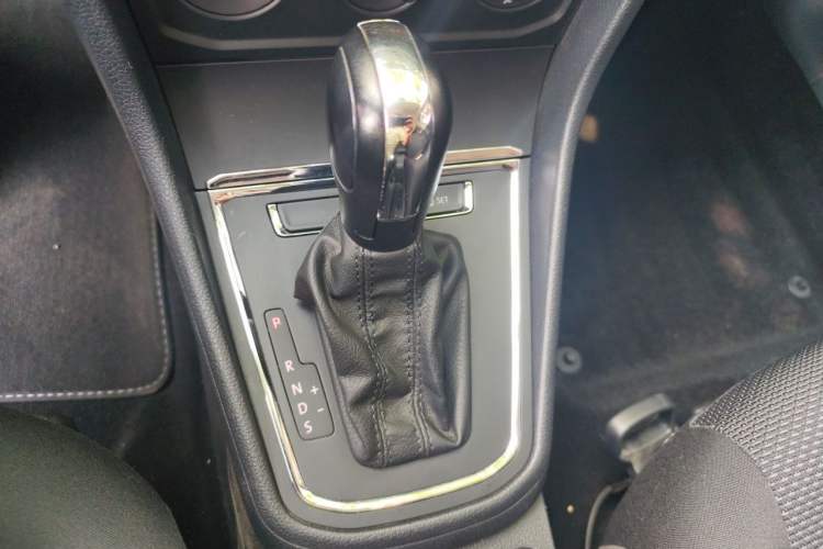 Used Volkswagen Bora 2018 1.5L Automatic Fashion Model Gear Lever