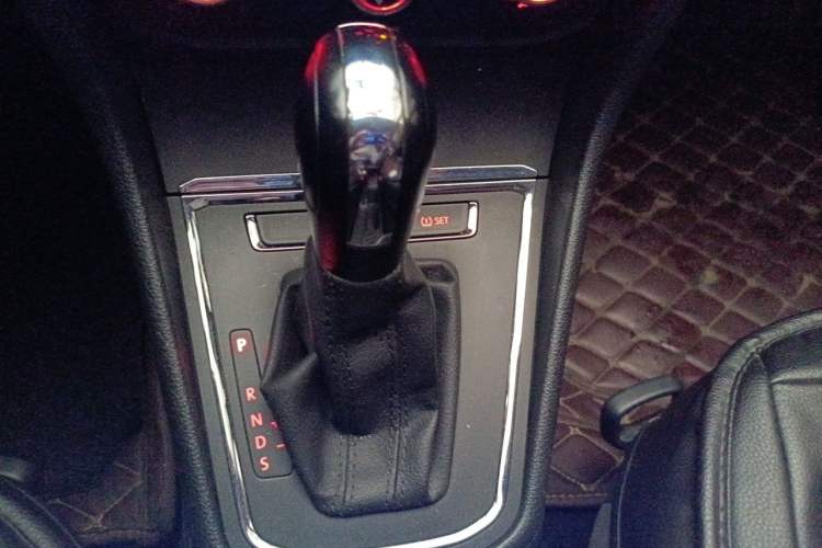 Used Volkswagen Bora 2018 1.5L Automatic Fashion Model Gear Lever