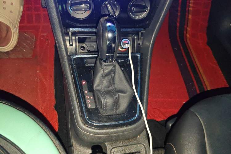 Used Volkswagen Bora 2018 1.5L Automatic Comfort Model Gear Lever