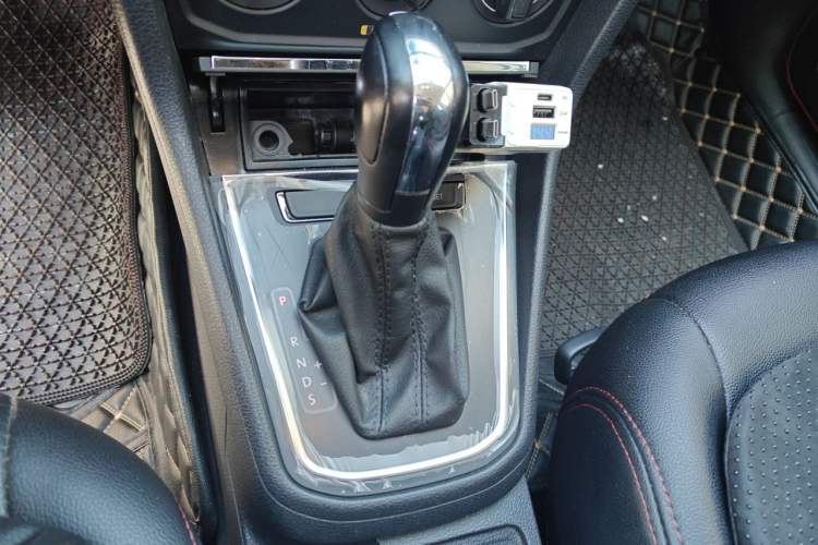Used Volkswagen Bora 2018 1.5L Automatic Fashion Model Gear Lever
