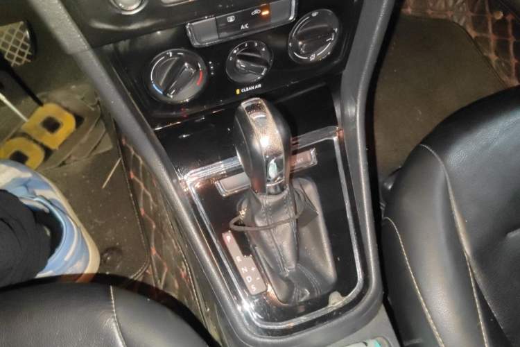 Used Volkswagen Bora 2018 1.5L Automatic Comfort Model Gear Lever