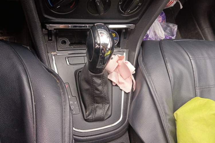 Used Volkswagen Bora 2018 1.5L Automatic Fashion Model Gear Lever