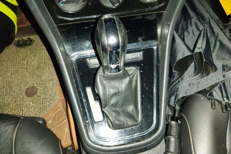 Used Volkswagen Bora 2018 1.5L Automatic Comfort Model Gear Lever