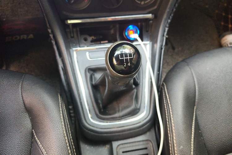 Used Volkswagen Bora 2018 1.5L Manual Fashion Model Gear Lever