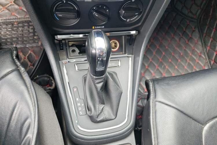 Used Volkswagen Bora 2018 1.5L Automatic Fashion Model Gear Lever