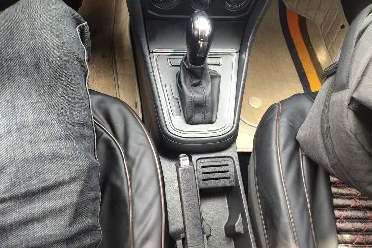 Used Volkswagen Bora 2018 1.5L Automatic Fashion Model Gear Lever