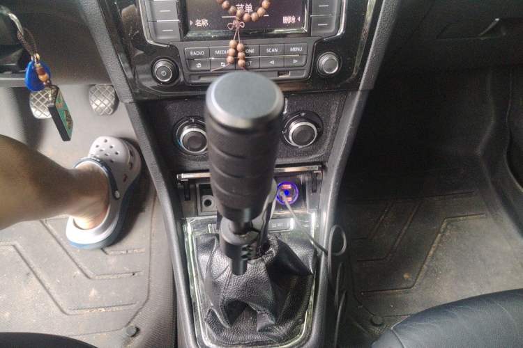 Used Volkswagen Bora 2018 1.5L Manual Comfort Model Gear Lever