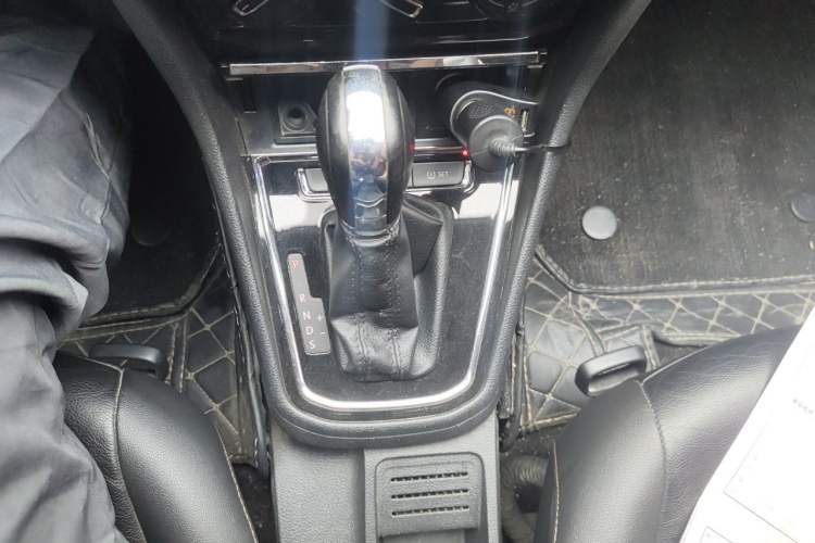 Used Volkswagen Bora 2018 1.5L Automatic Comfort Model Gear Lever
