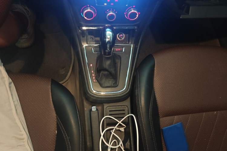 Used Volkswagen Bora 2018 1.5L Automatic Fashion Model Gear Lever