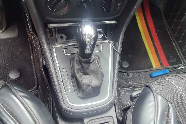 Used Volkswagen Bora 2018 1.5L Automatic Fashion Model Gear Lever