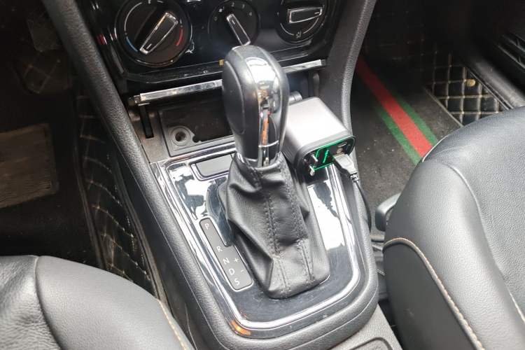 Used Volkswagen Bora 2018 1.5L Automatic Comfort Model Gear Lever
