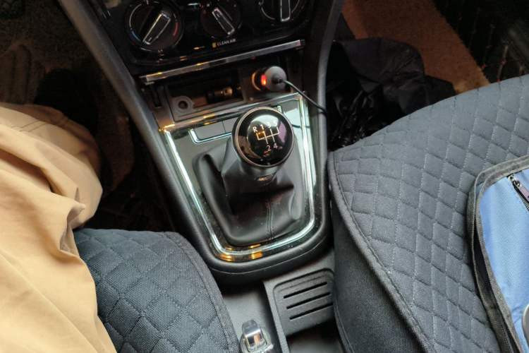Used Volkswagen Bora 2018 1.5L Manual Comfort Model Gear Lever