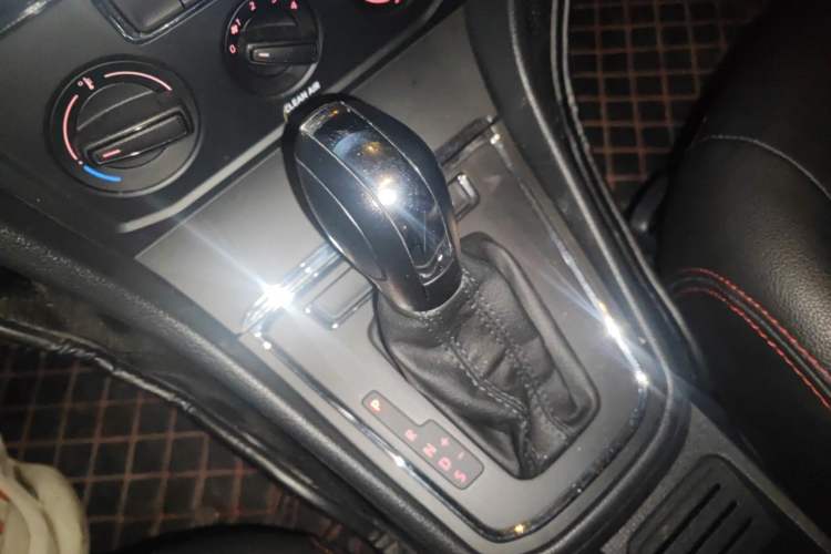Used Volkswagen Bora 2018 1.5L Automatic Fashion Model Gear Lever