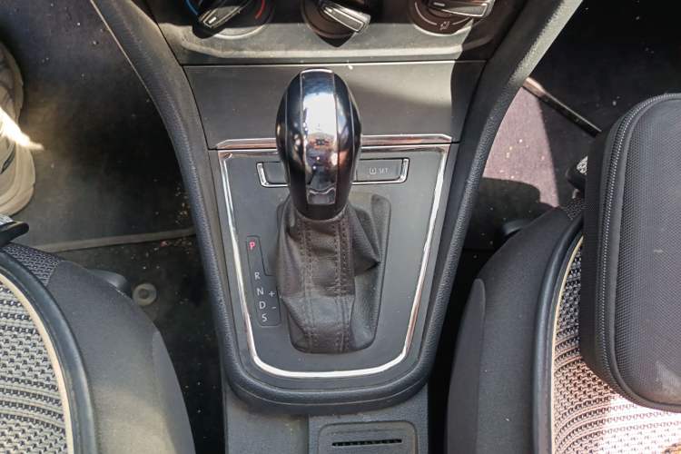 Used Volkswagen Bora 2018 1.5L Automatic Fashion Model Gear Lever