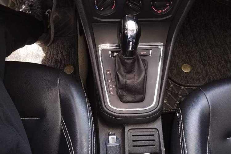 Used Volkswagen Bora 2018 1.5L Automatic Fashion Model Gear Lever