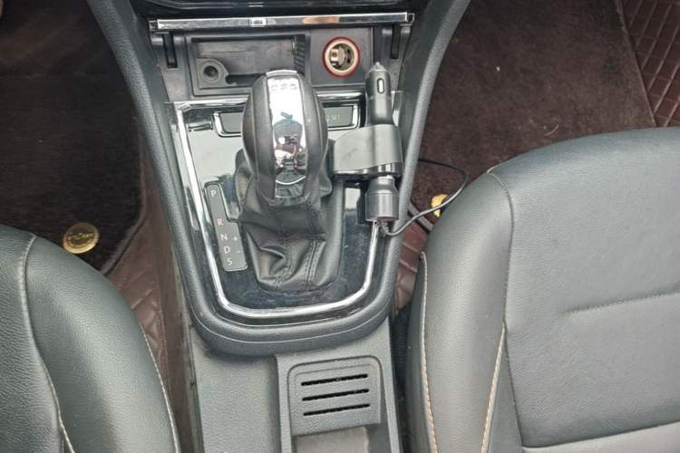 Used Volkswagen Bora 2018 230TSI DSG Comfort Model Gear Lever
