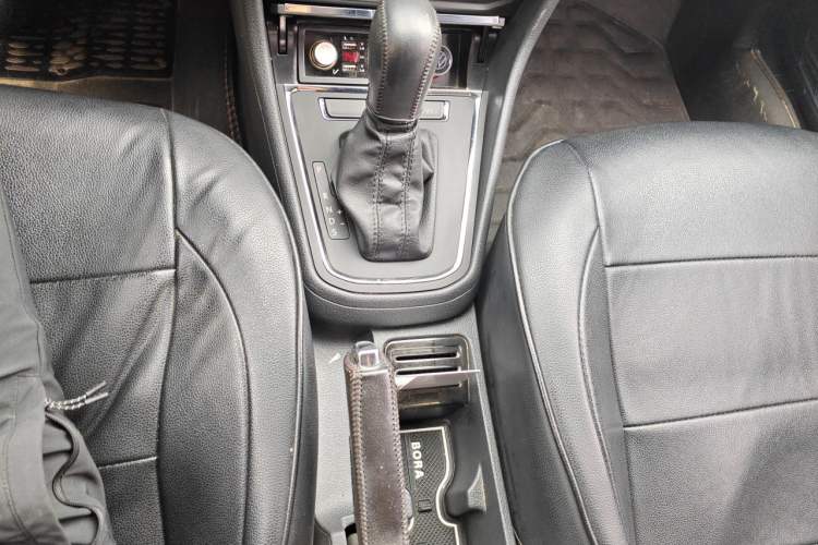 Used Volkswagen Bora 2018 1.5L Automatic Fashion Model Gear Lever