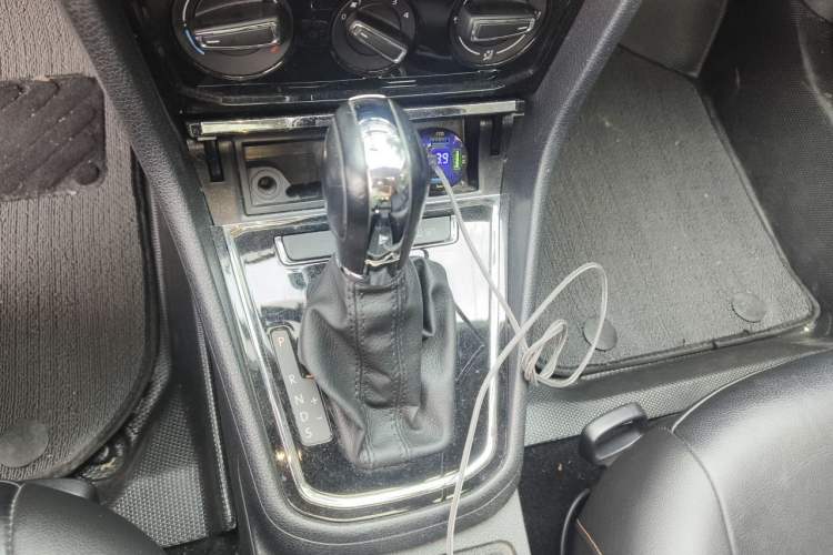 Used Volkswagen Bora 2018 1.5L Automatic Comfort Model Gear Lever