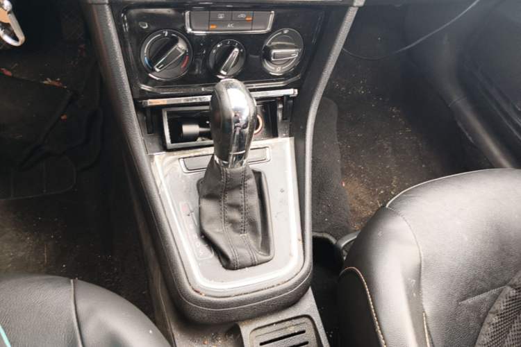 Used Volkswagen Bora 2018 1.5L Automatic Comfort Model Gear Lever