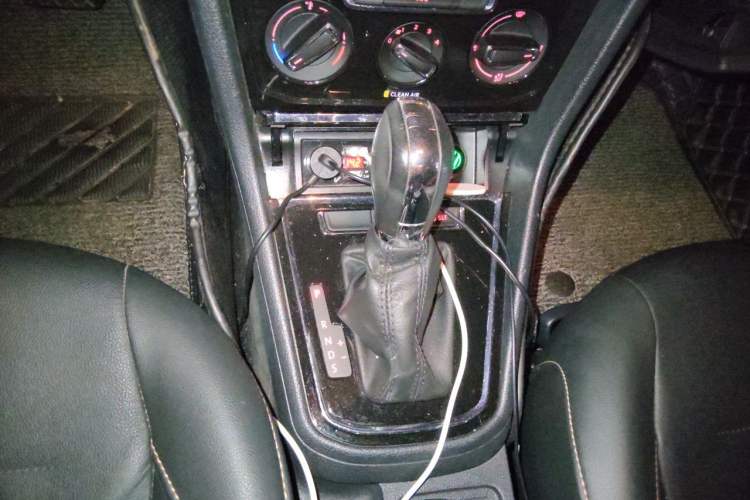 Used Volkswagen Bora 2018 1.5L Automatic Comfort Model Gear Lever