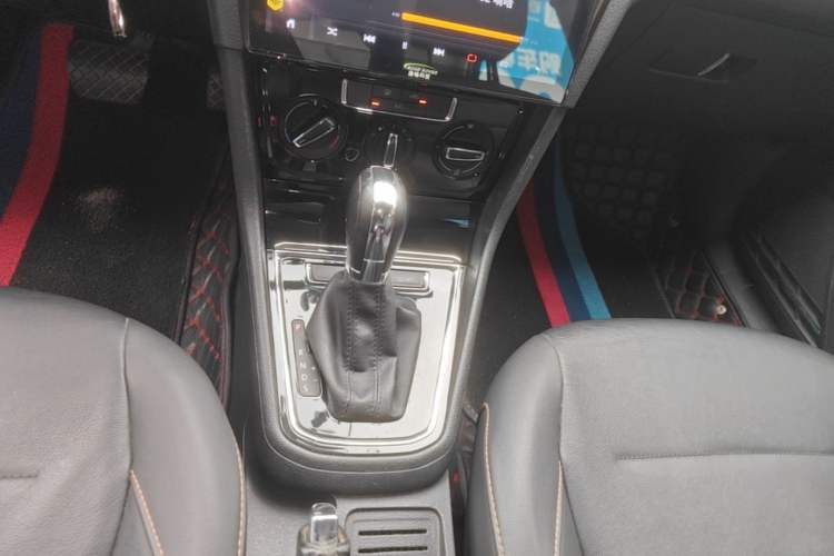 Used Volkswagen Bora 2018 1.5L Automatic Comfort Model Gear Lever