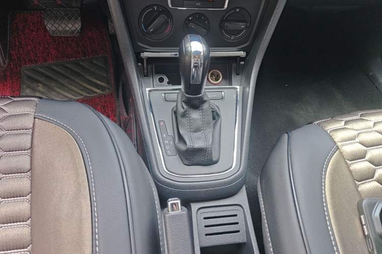 Used Volkswagen Bora 2018 1.5L Automatic Fashion Model Gear Lever