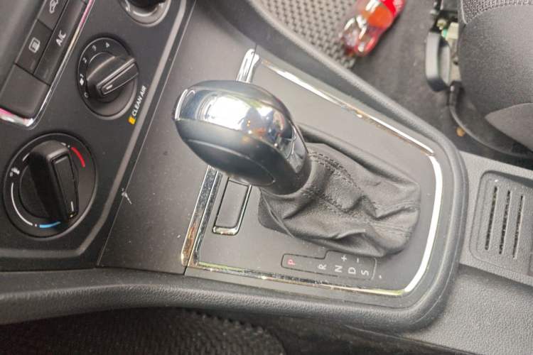 Used Volkswagen Bora 2018 1.5L Automatic Fashion Model Gear Lever