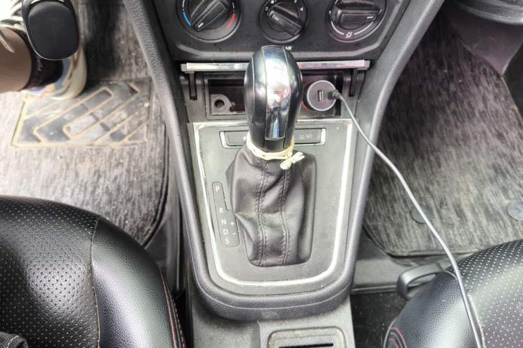 Used Volkswagen Bora 2018 1.5L Automatic Fashion Model Gear Lever