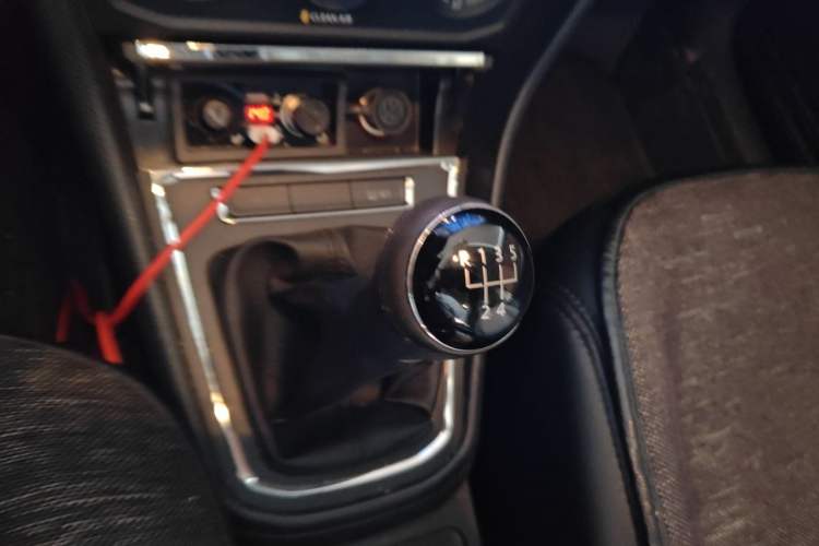Used Volkswagen Bora 2018 1.5L Manual Fashion Model Gear Lever