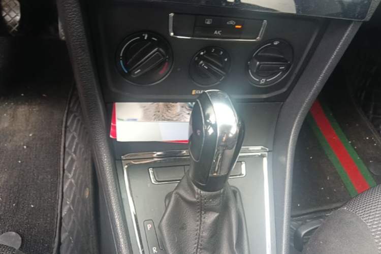 Used Volkswagen Bora 2018 1.5L Automatic Fashion Model Gear Lever