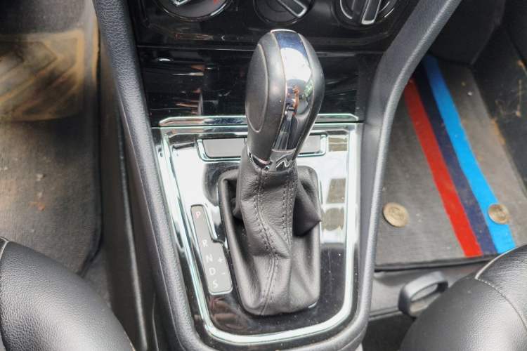 Used Volkswagen Bora 2018 1.5L Automatic Comfort Model Gear Lever