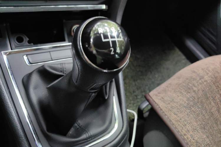 Used Volkswagen Bora 2018 1.5L Manual Fashion Model Gear Lever