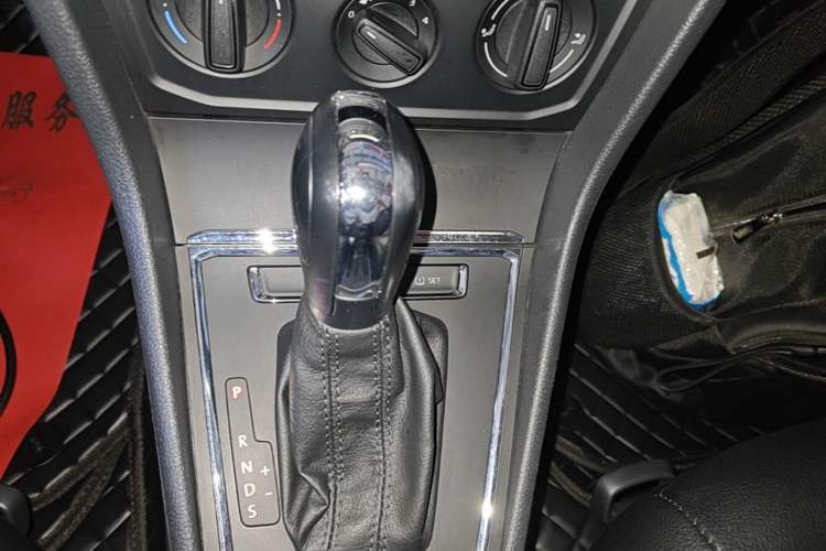 Used Volkswagen Bora 2018 1.5L Automatic Fashion Model Gear Lever