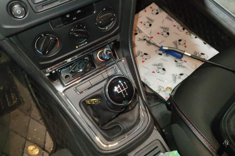 Used Volkswagen Bora 2018 1.5L Manual Fashion Model Gear Lever