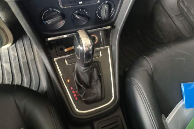 Used Volkswagen Bora 2018 1.5L Automatic Fashion Model Gear Lever