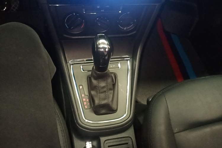 Used Volkswagen Bora 2018 1.5L Automatic Fashion Model Gear Lever
